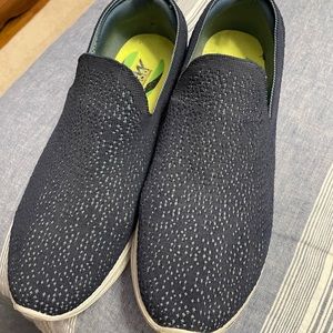 Skechers Goga Max slip ons